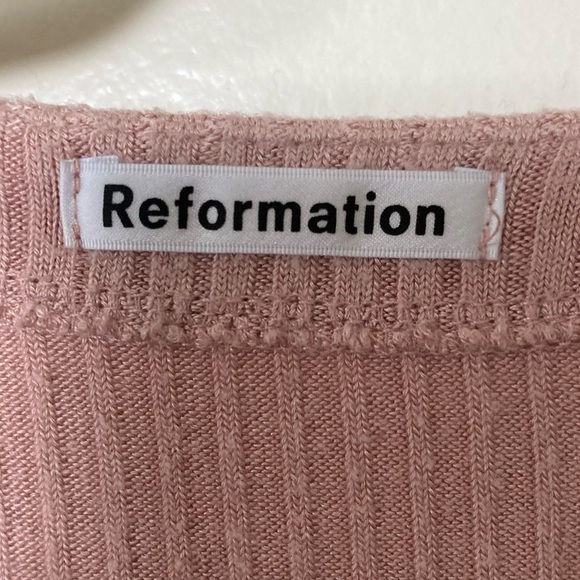 Reformation Nella Button Front Ribbed V-Neck Top in Pink - Picture 3 of 5